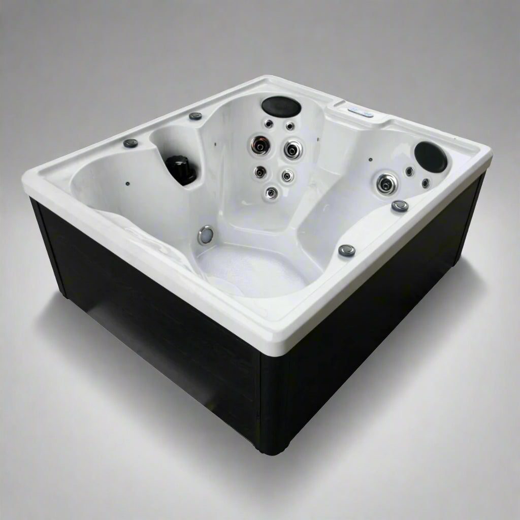 Bliss Hot Tub - Image 4