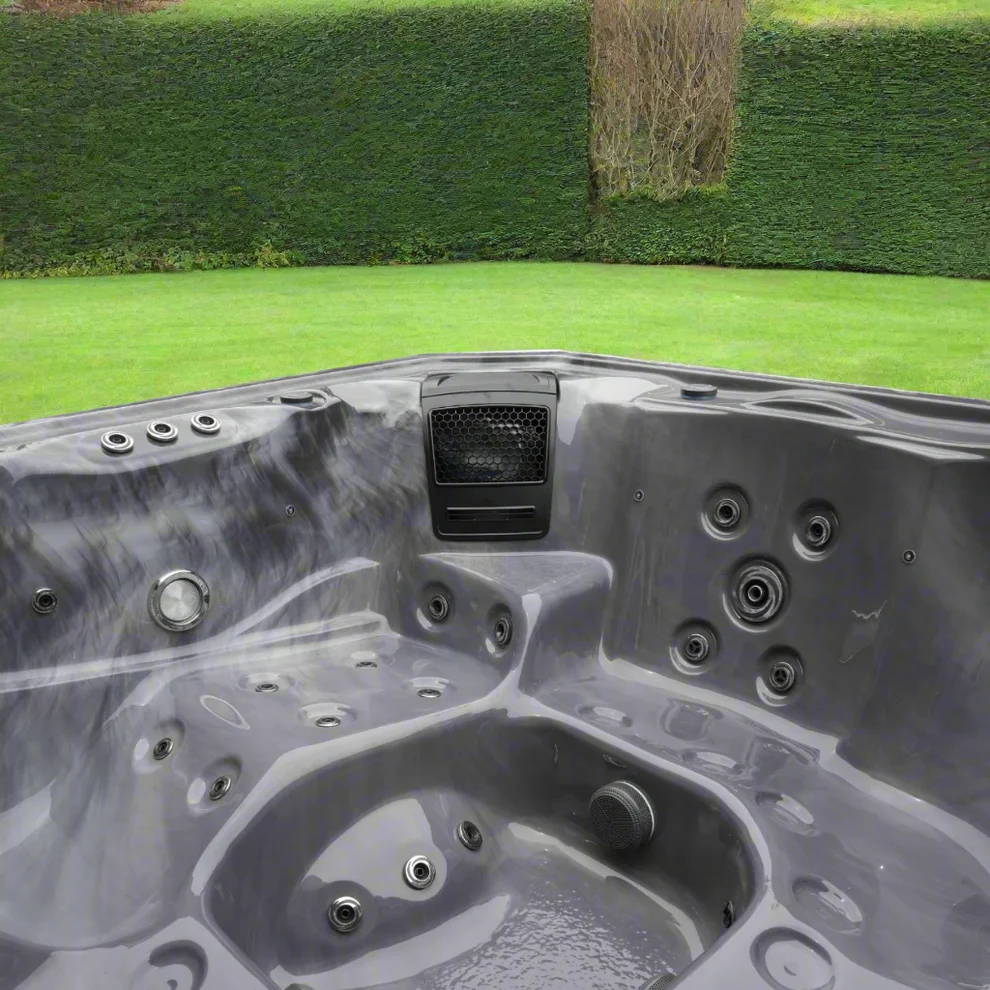 Vortex Hot Tub - Image 3