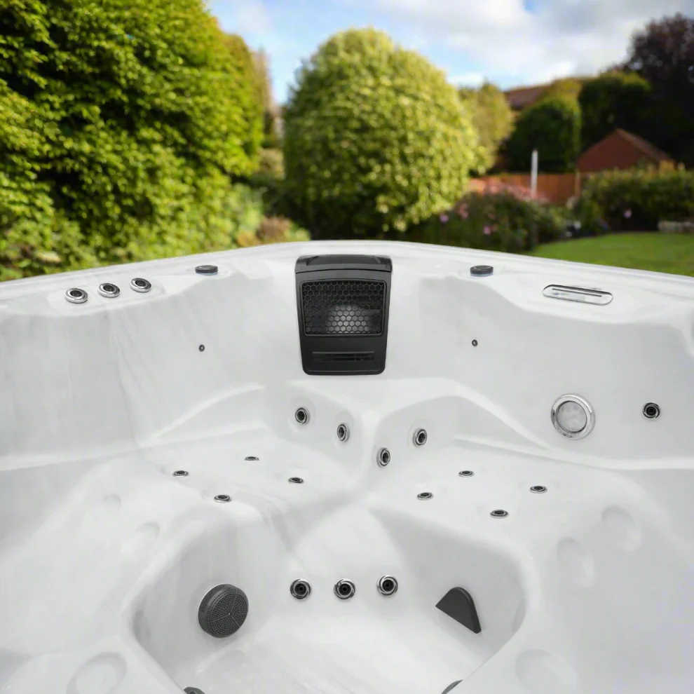 The Coral Hot Tub - Image 3