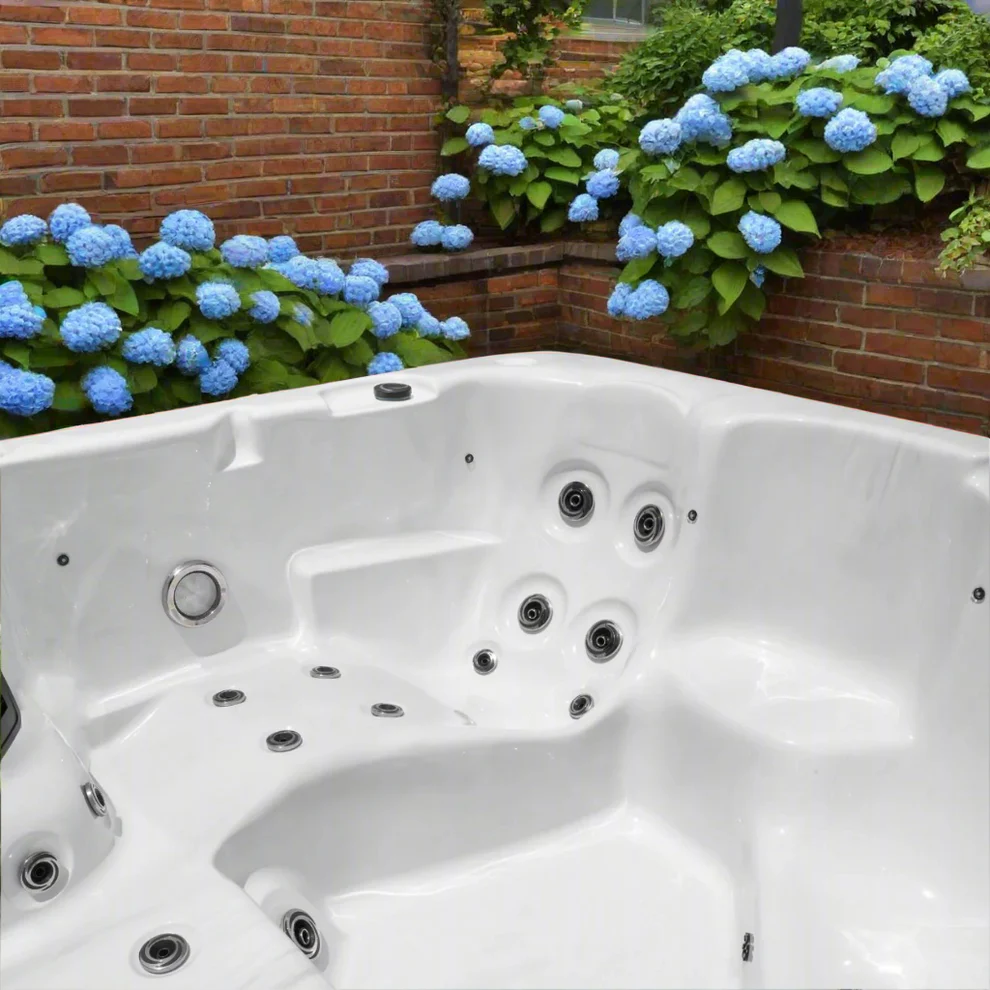 Azure Hot Tub - Image 3