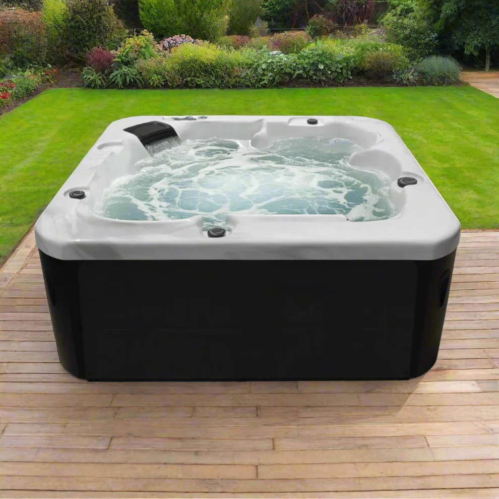 Azure Hot Tub - Image 5