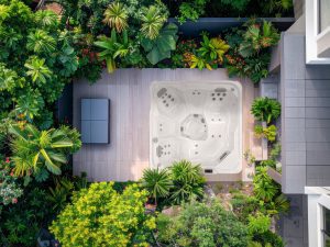 Equinox Hot Tub EQ570 Lite - 13 / 20 amp HSG282