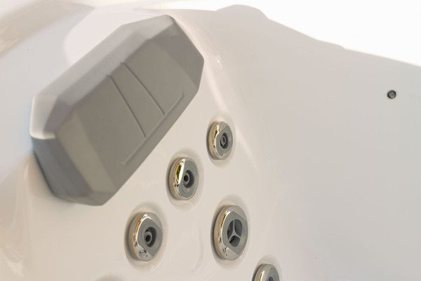 Equinox Hot Tub EQ360 Pro - 32 amp with Touch Screen - Image 4